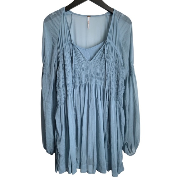 Free People Women's Shirt Size Small Light Blue Smocked with Match Under Top - Picture 1 of 6